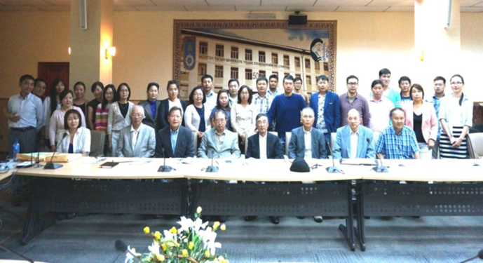 2014年シンポジウム参加者集合写真